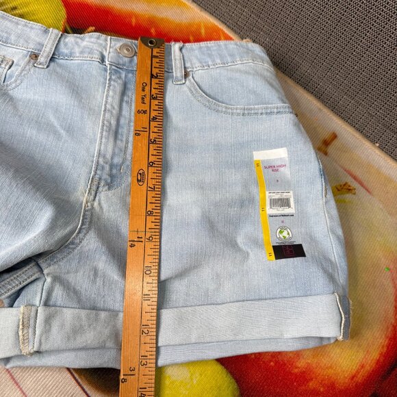 No Boundaries Womens Size 11 Blue High Rise Denim Cuffed Shorts Light Wash - Picture 7 of 8